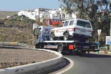 Aparatoso vuelco de un todoterreno en la Avenida del Cabildo de Telde/TA.